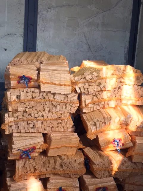 Anzündholz im Raschelsack (ca. 12 kg)